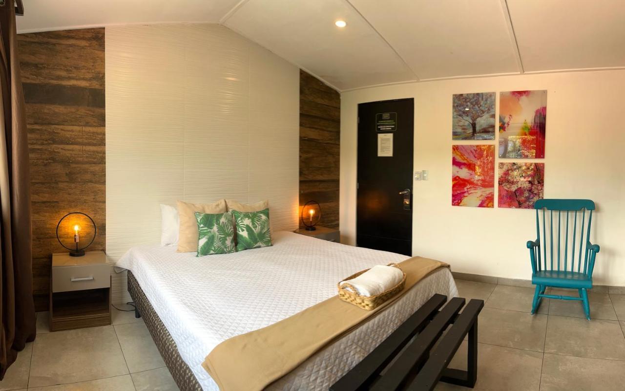 Hotel Boutique Valverde Santa Elena San Salvador Extérieur photo