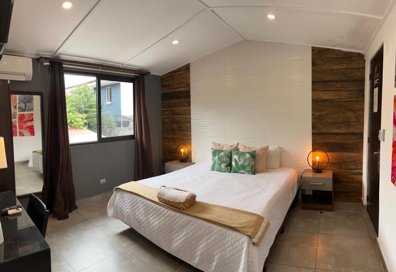 Hotel Boutique Valverde Santa Elena San Salvador Extérieur photo